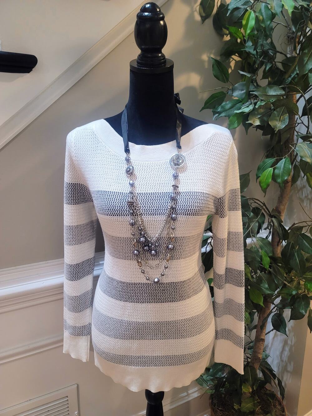 Market & Spruce Pullover Sweater Women's Small White/Gray Striped Boat Neck